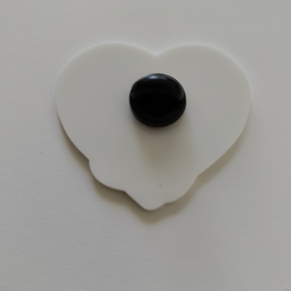 Spottie Dottie Heart Lapel Pin - Picture 2 of 3